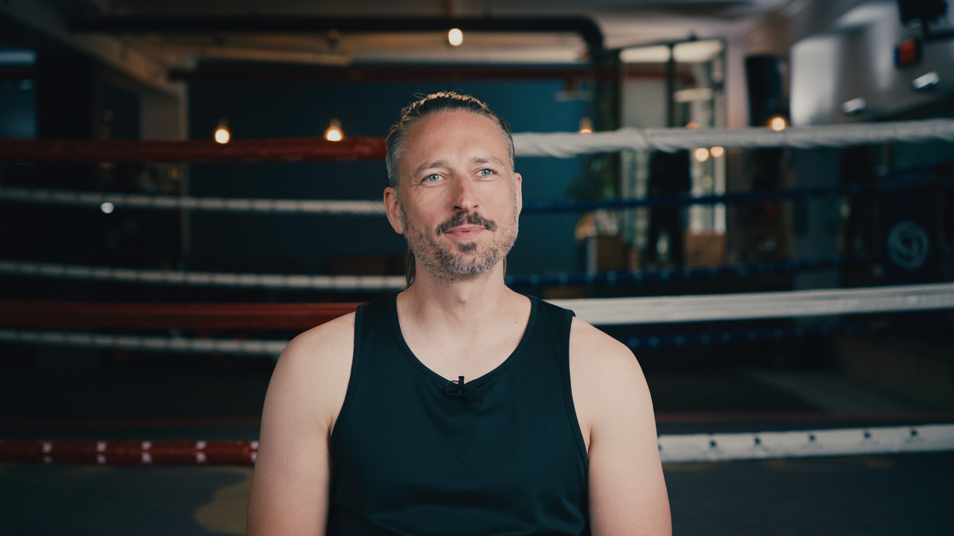 Heiko Rehorik, Geschäftsführer der Rehorik Rösterei, im Boxring des Galaxy Gym